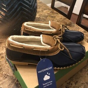 JBU Women’s waterproof shoes, Size 7, Brand new with box, perfect condition